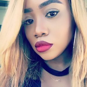 Meet your Posher, Chanel